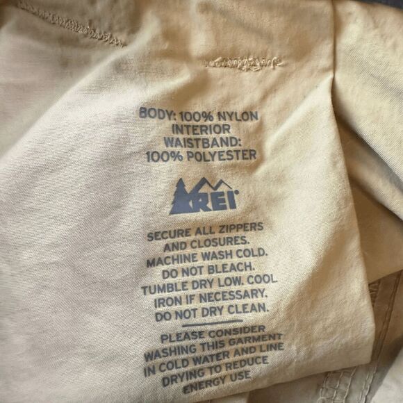 REI Co-op Mens Sahara Nylon Relaxed Outdoor Hiking Cargo Shorts Beige Sz Medium - Picture 4 of 6